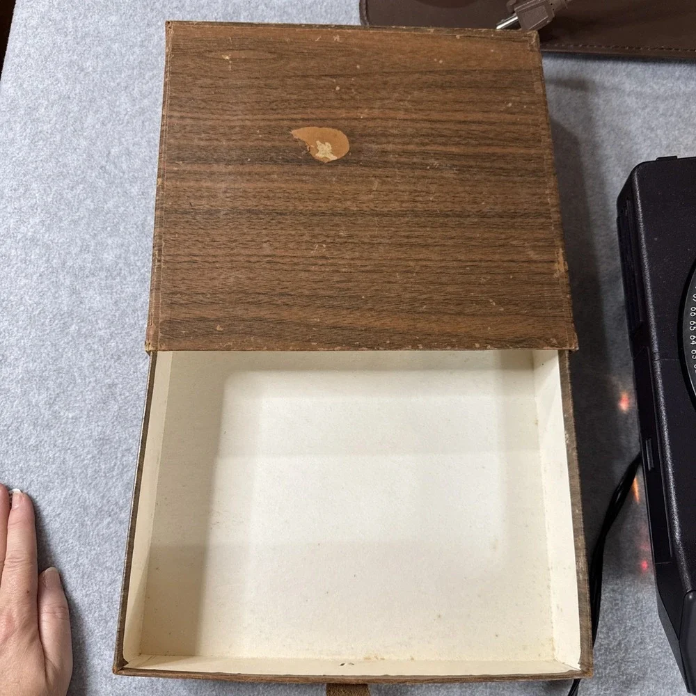 Vintage Kodak Carousel 4200 Projector With Manual And Original Box Plus 57Slides